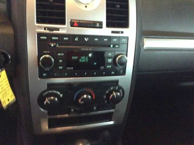 2008 Chrysler 300 Touring 4dr Sedan